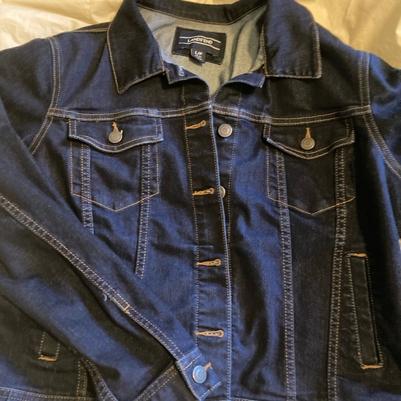 Sherpa brand, fleece jacket, paisley pattern. - Picture 2 of 2